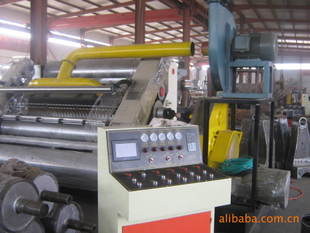 紙箱設(shè)備單面瓦楞紙板生產(chǎn)線與紙板復(fù)合生產(chǎn)線解析